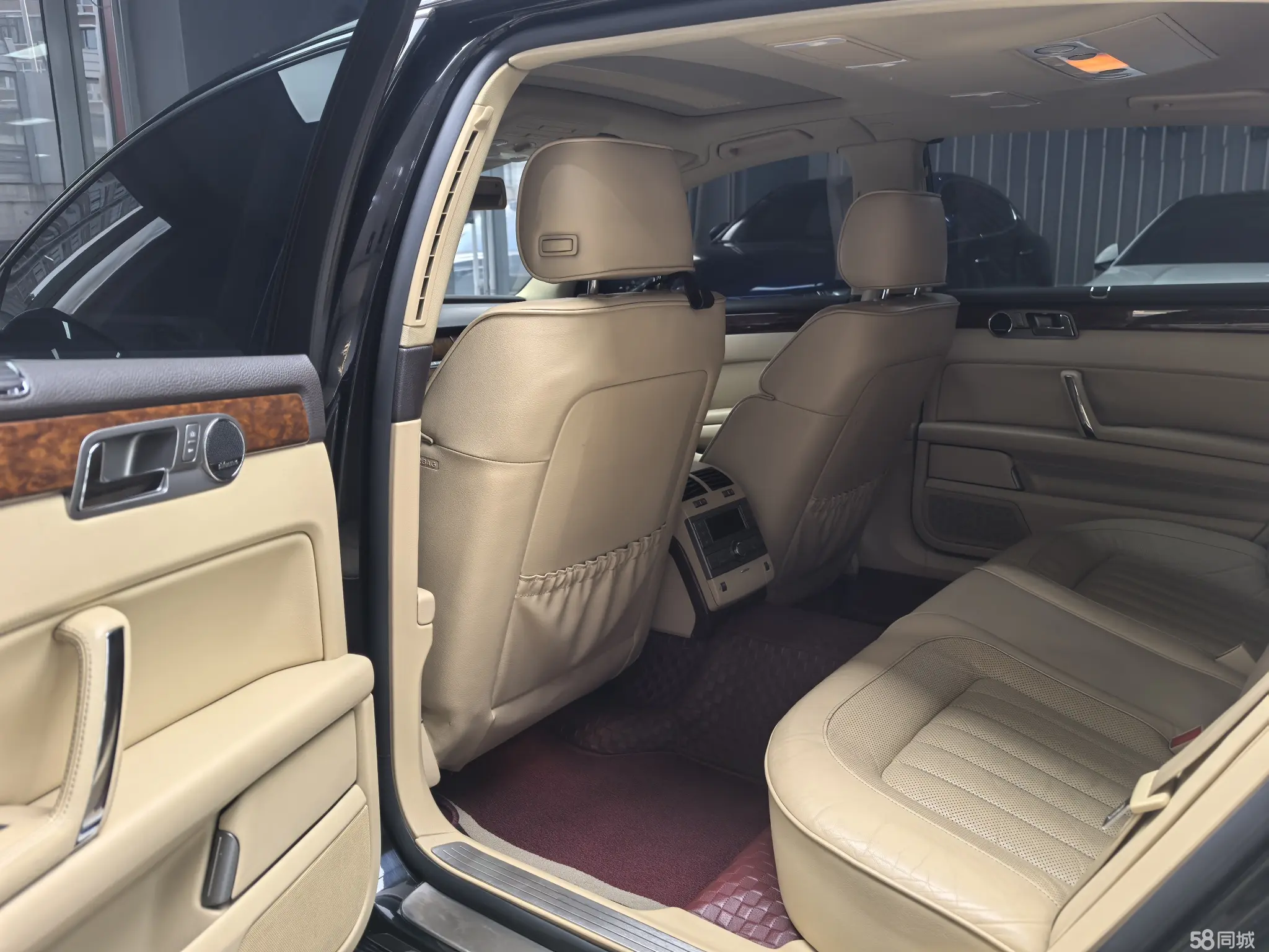 Volkswagen Pheaton 2011 immagine di auto #17