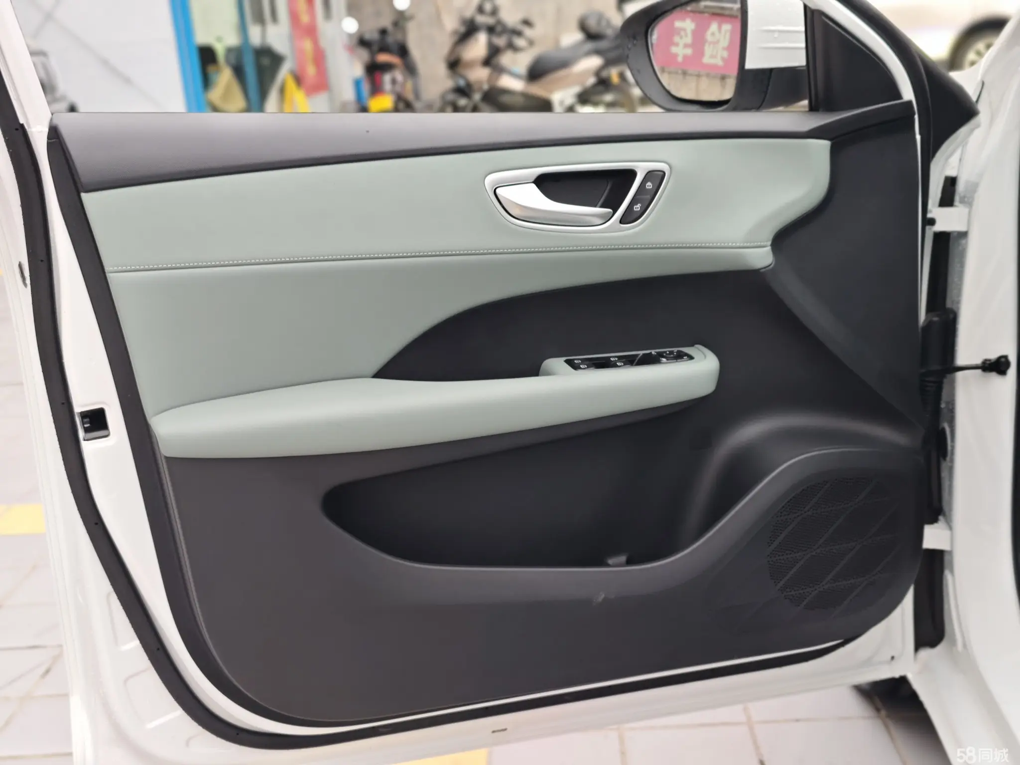 Roewe i5 2025 car image #17