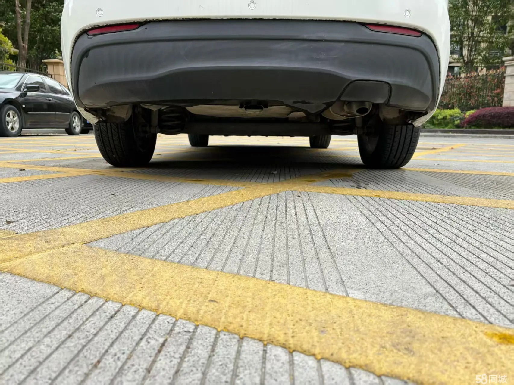 MG GT 2017 car image #17