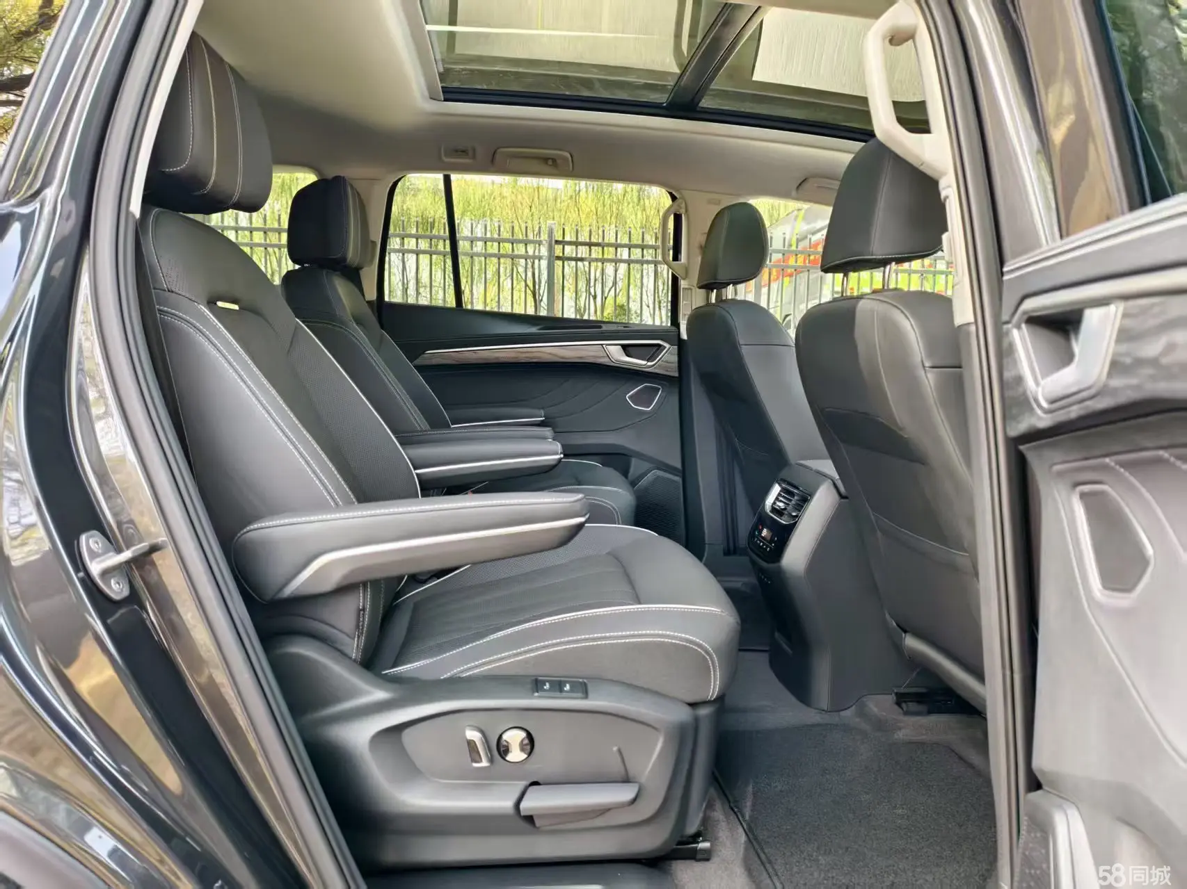 Volkswagen Talagon 2025 car image #17