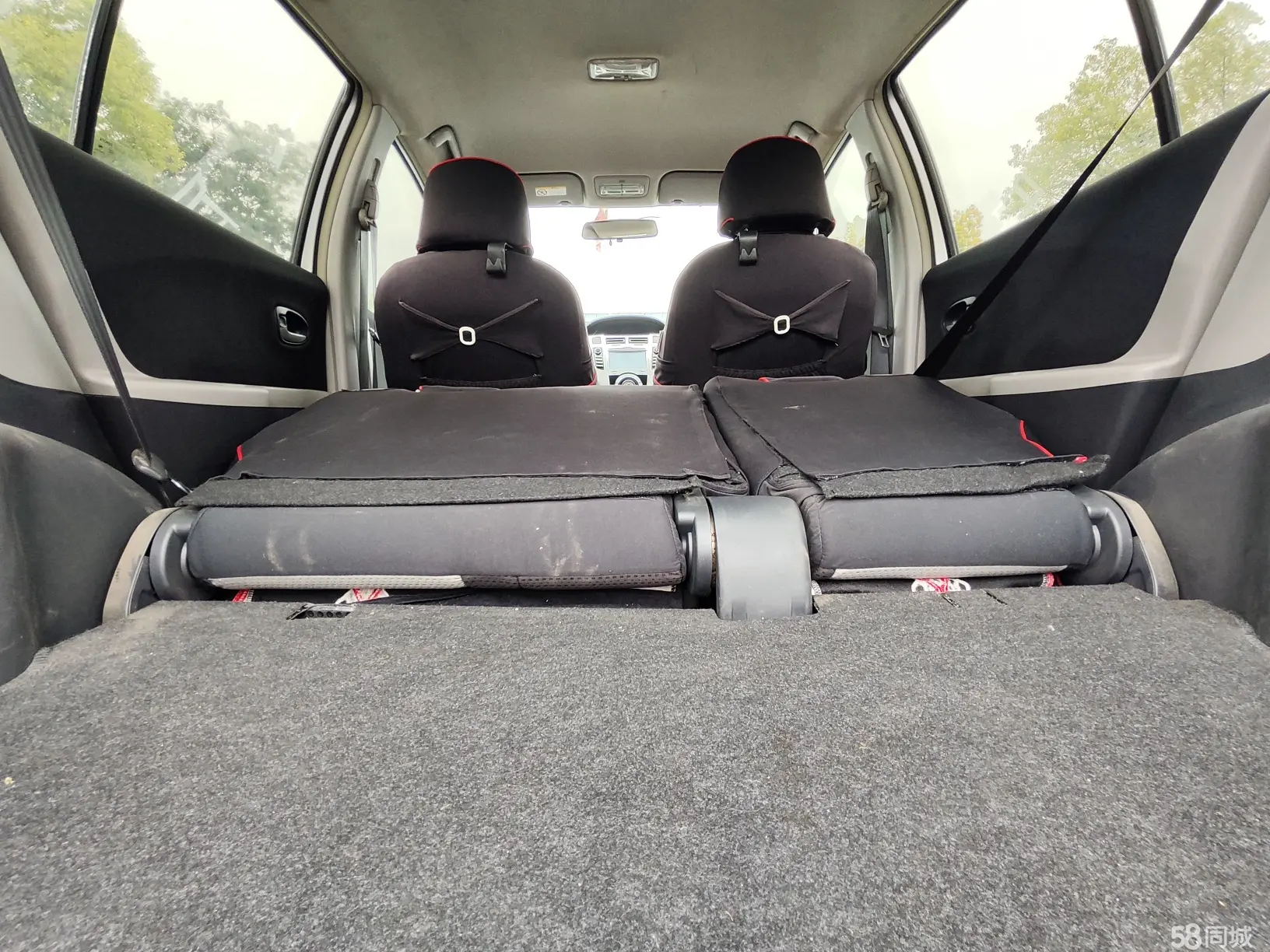 Toyota Yaris 2011 car image #17