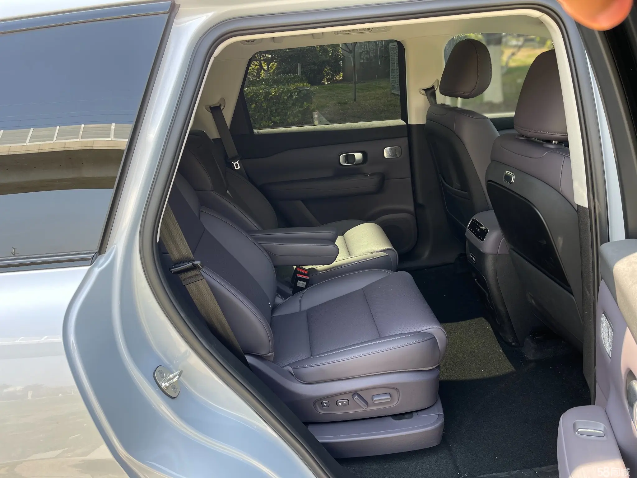 零跑汽车 零跑C16 2025 汽车图片 #17