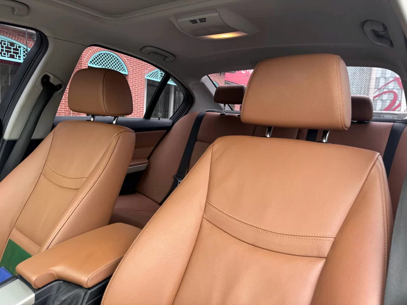 BMW 3 Series (Imported) 2010 immagine di auto #17