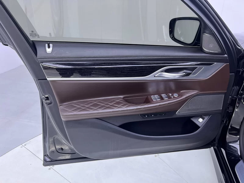 BMW 7 Series New Energy 2021 car image #17