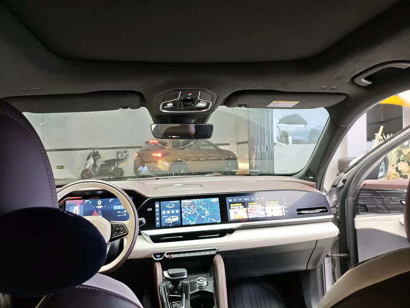 GEELY Monjaro MHEV 2022 car image #17