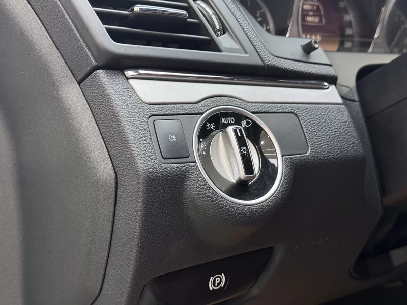 Mercedes-Benz E Class (Imported) 2022 car image #17