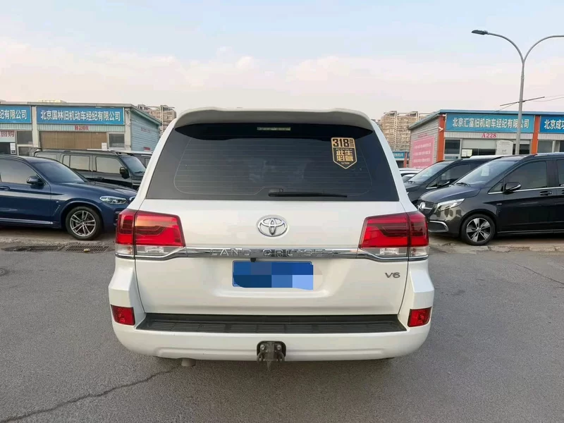 Toyota Land Cruiser 2022 car image #17