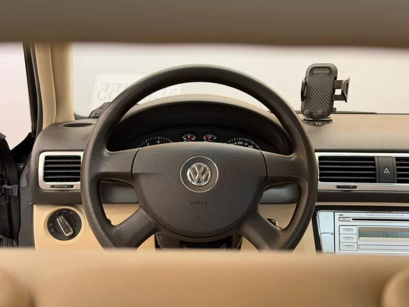 Volkswagen Passat Lingyu 2010 car image #17