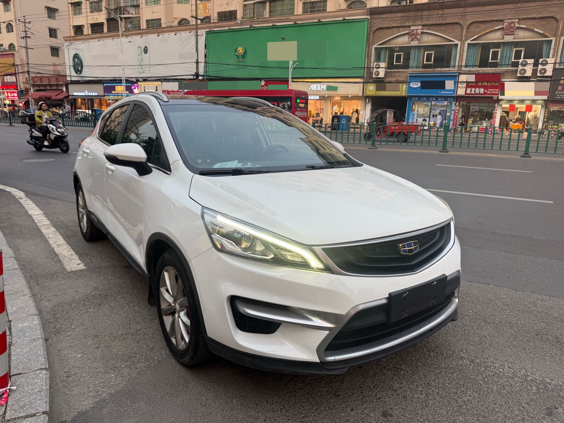 GEELY Emgrand GS 2016 صورة سيارة #3