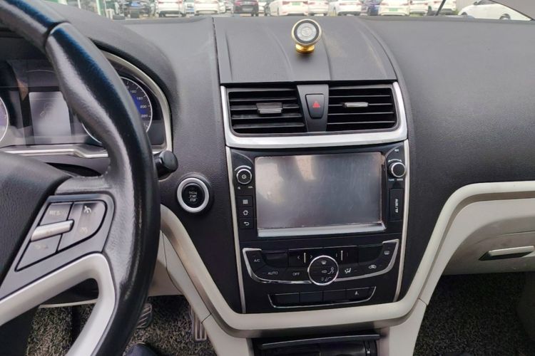 GEELY Emgrand 2014 car image #13