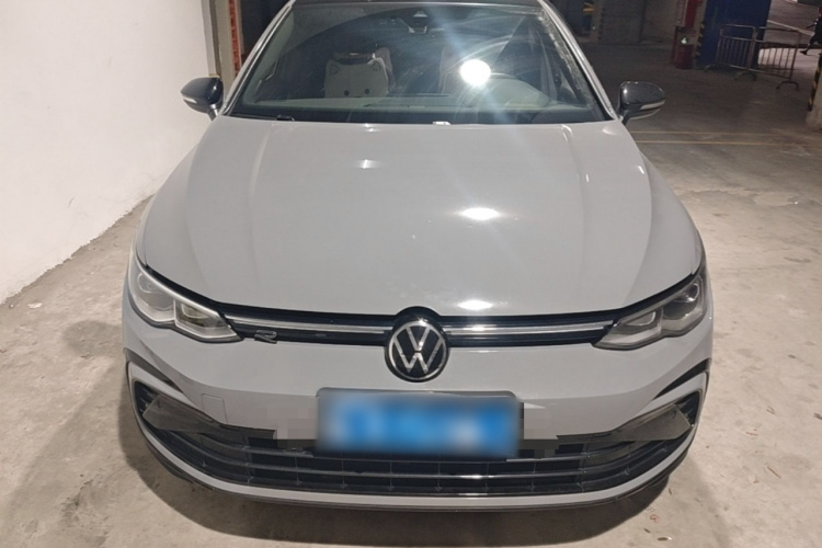 Volkswagen Golf 2023 car image #3