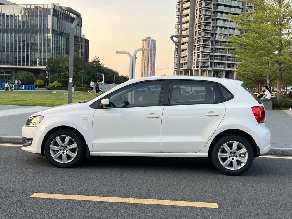 Volkswagen Polo 2013 car image #3