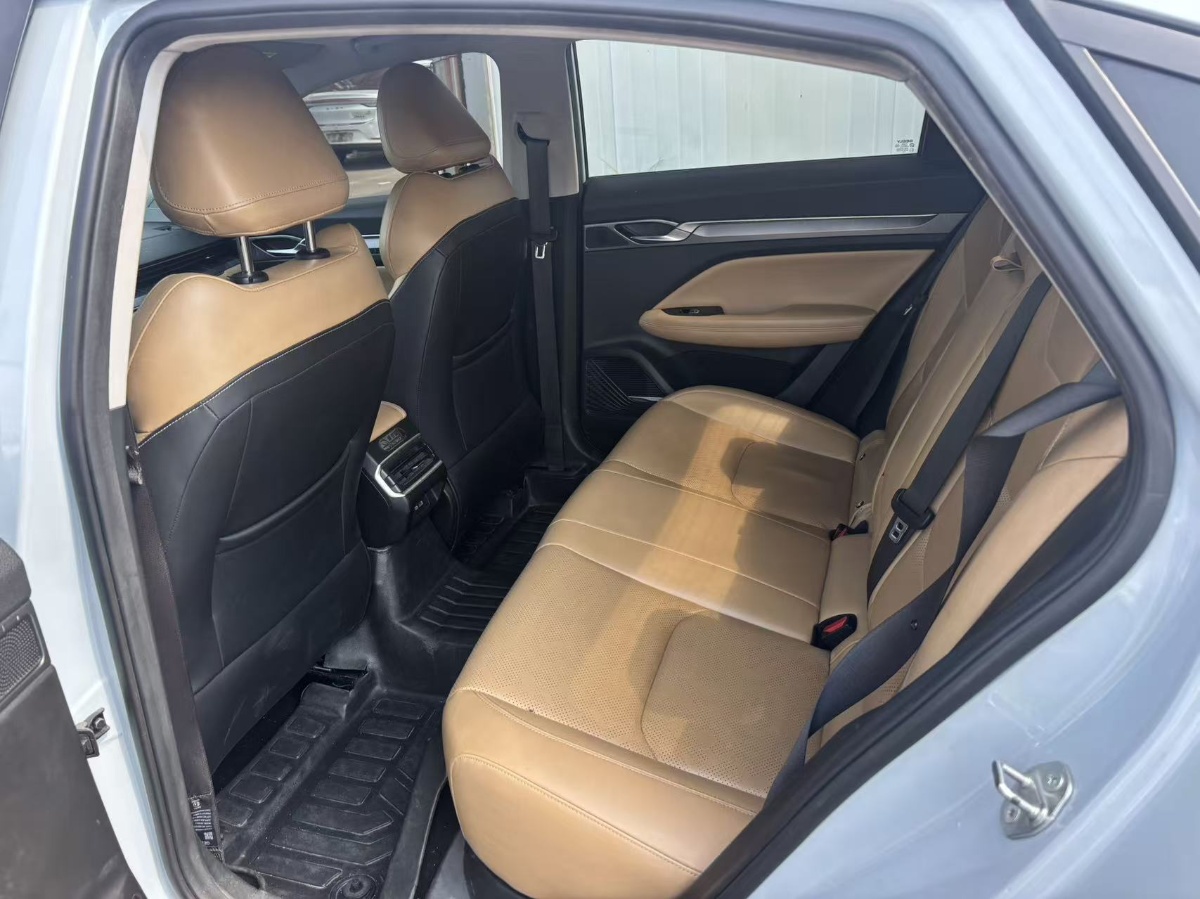 GEELY Emgrand L HiP 2024 صورة سيارة #7