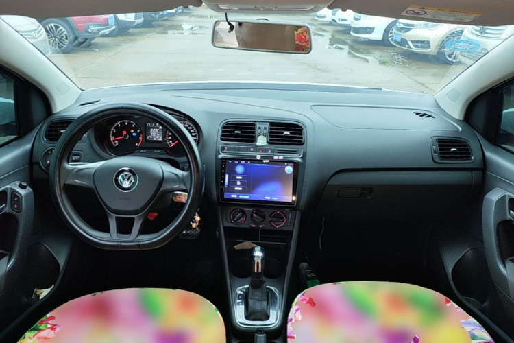 Volkswagen Polo 2019 car image #10