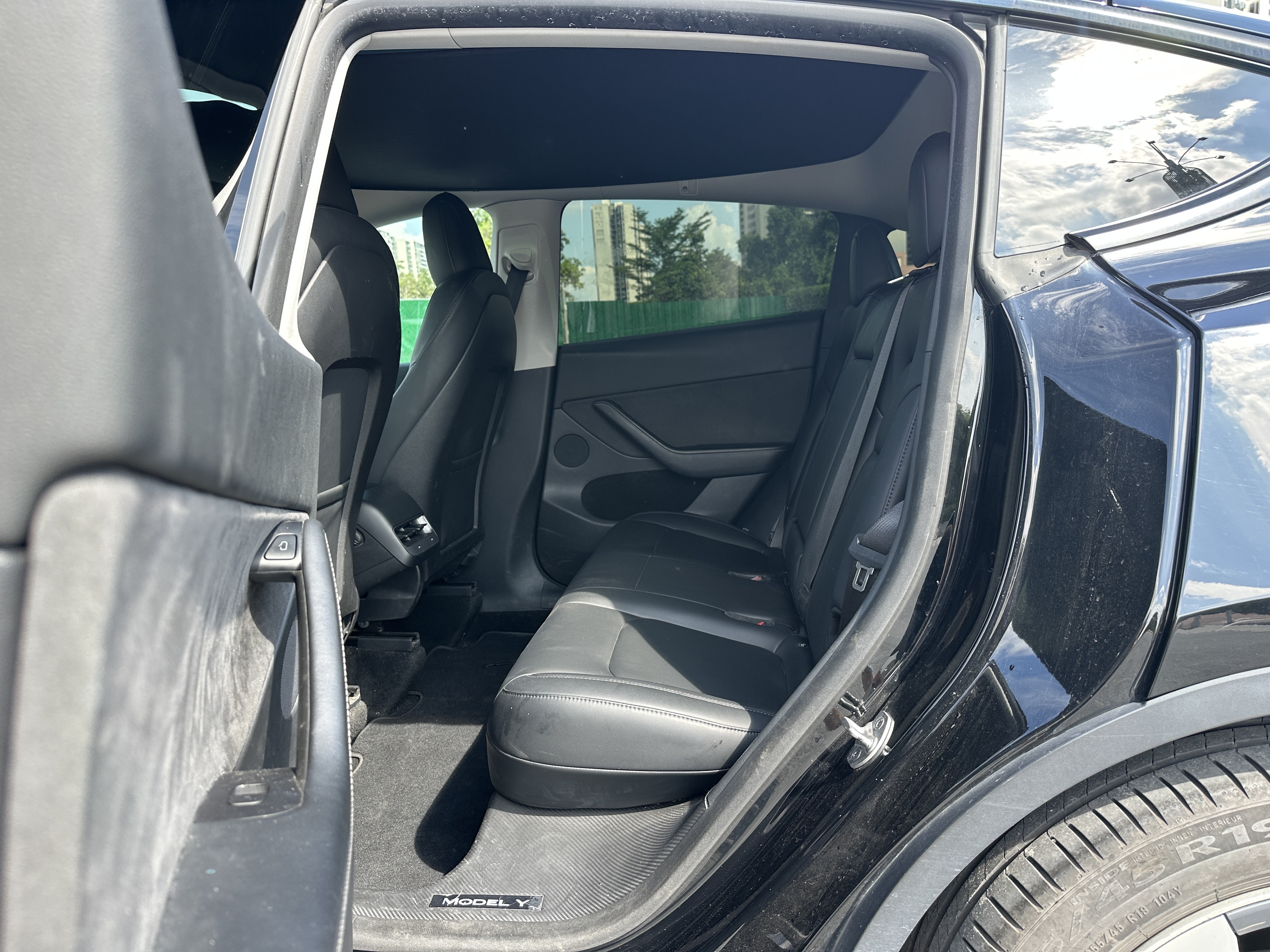 Tesla Model Y 2021 #6 Tesla Model Y 2021 car image #6