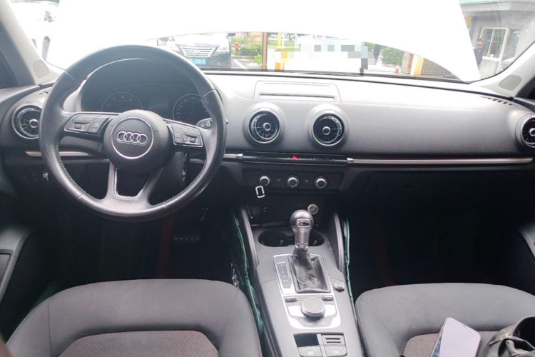 Audi A3 2018 car image #11