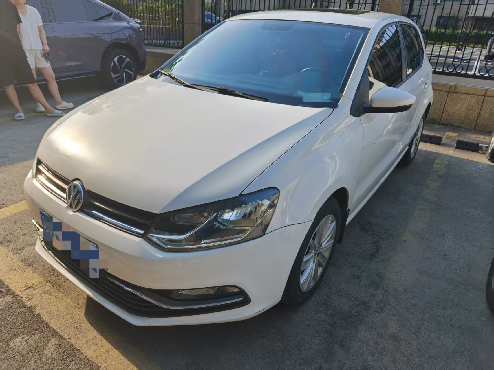 Volkswagen Polo 2015 car image #2