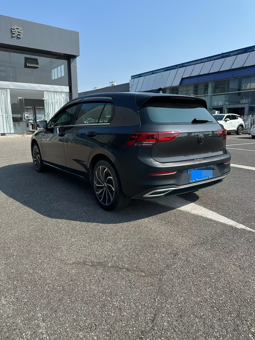 Volkswagen Golf 2022 car image #8