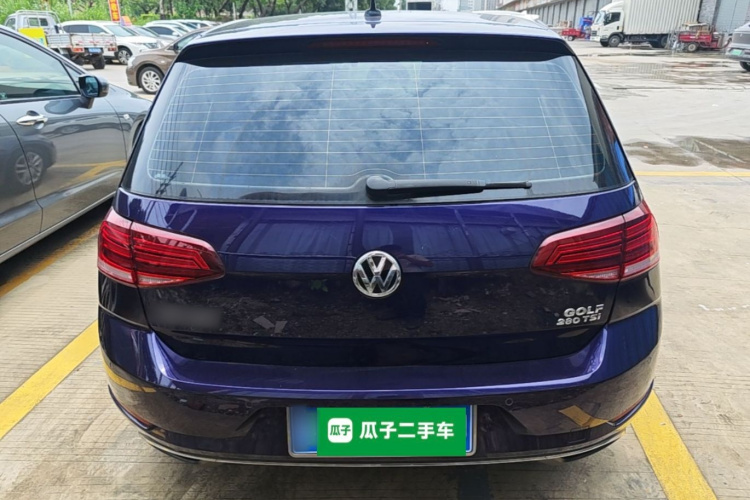 Volkswagen Golf 2019 car image #6