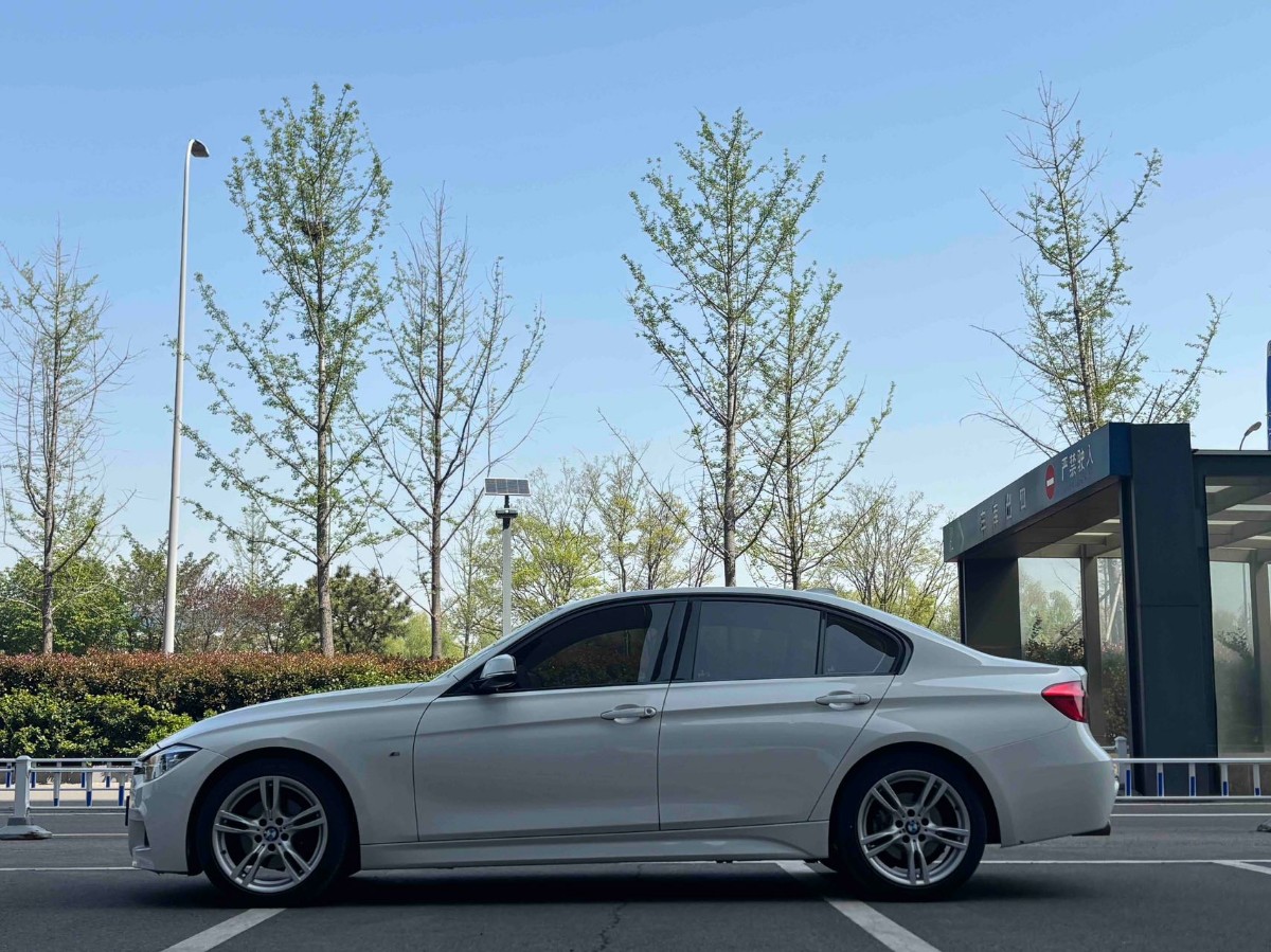 BMW 3 Series 2019 car image #4