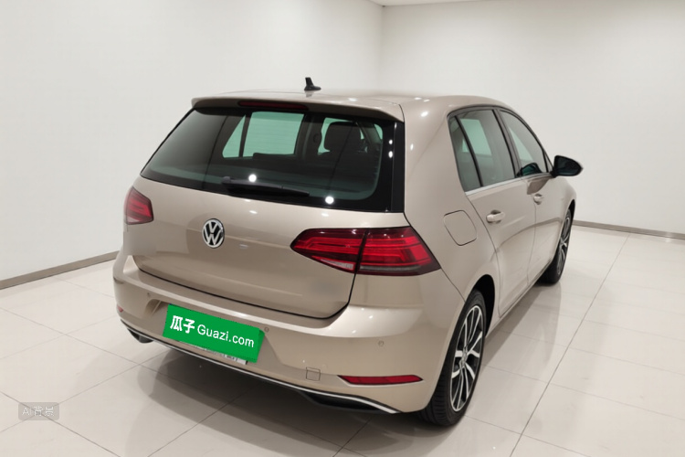 Volkswagen Golf 2020 car image #7