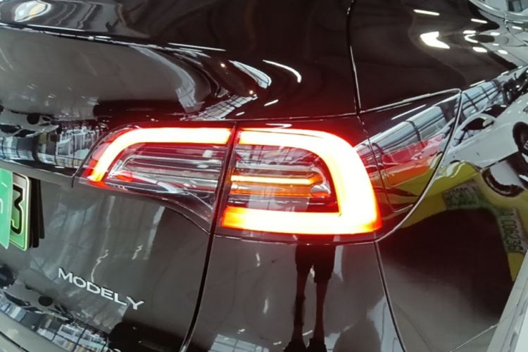Tesla Model Y 2022 #8 Tesla Model Y 2022 car image #8