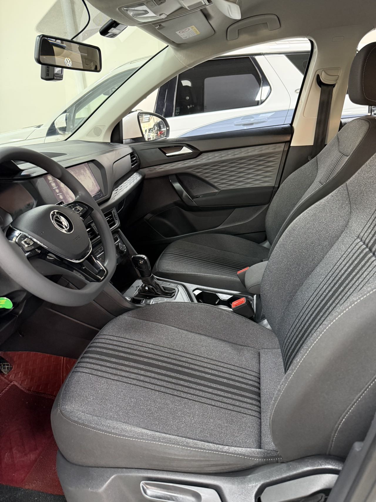 Volkswagen Tharu 2021 immagine di auto #4