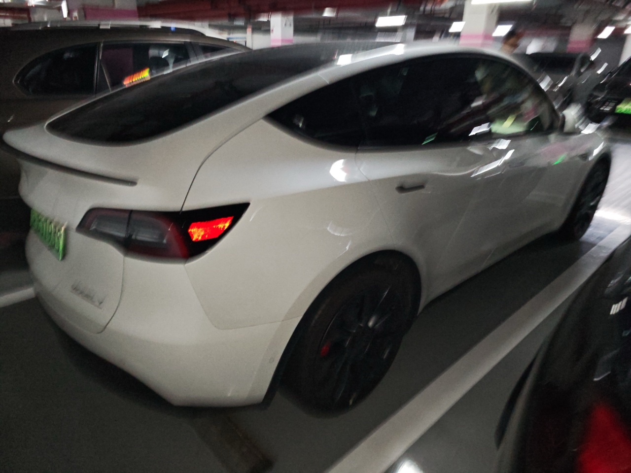 Tesla Model Y 2022 #4 Tesla Model Y 2022 car image #4