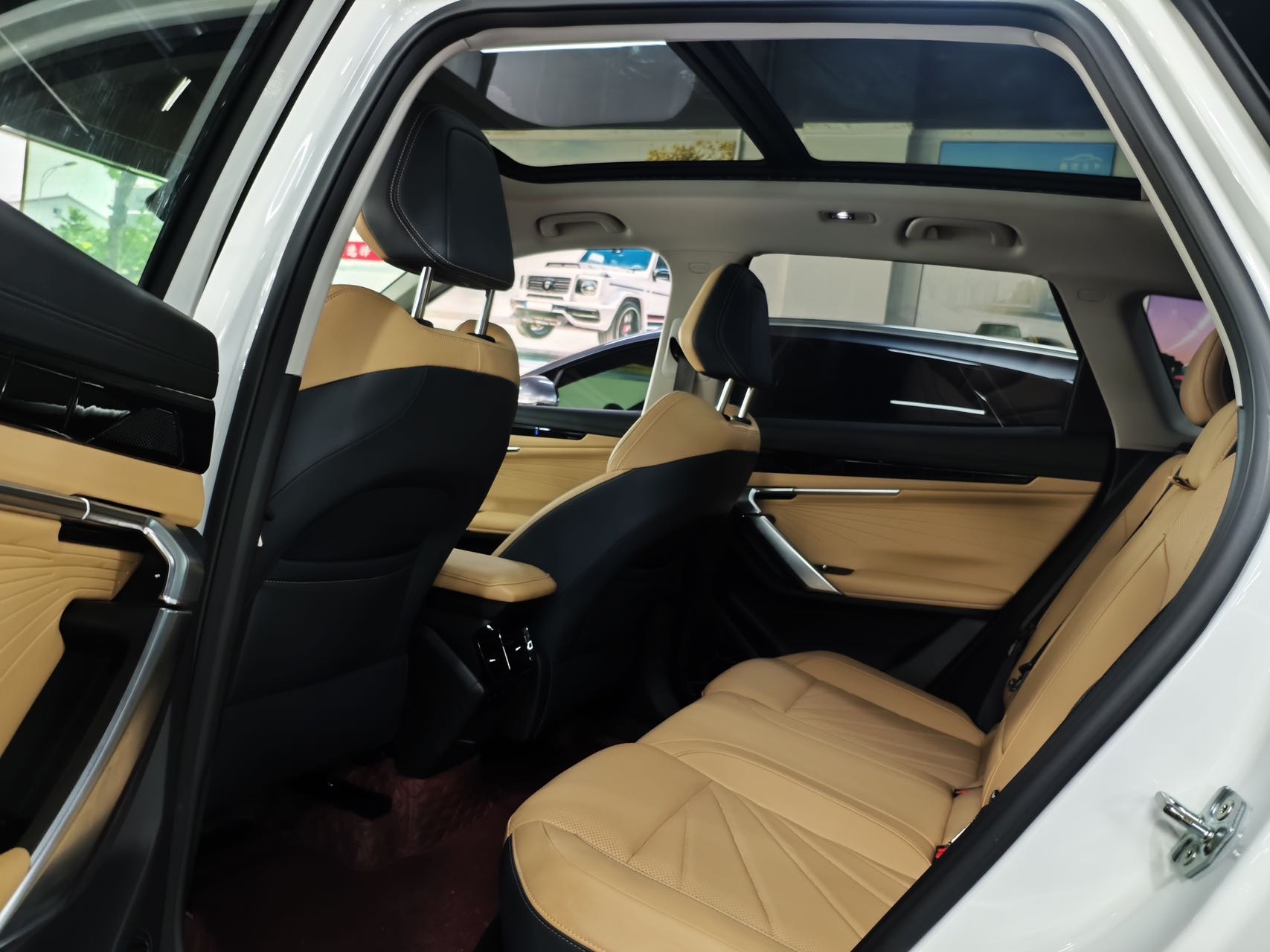GEELY Boyue L 2023 изображение автомобиля #8