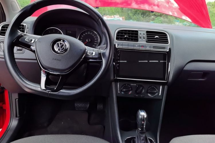 Volkswagen Polo 2019 car image #10