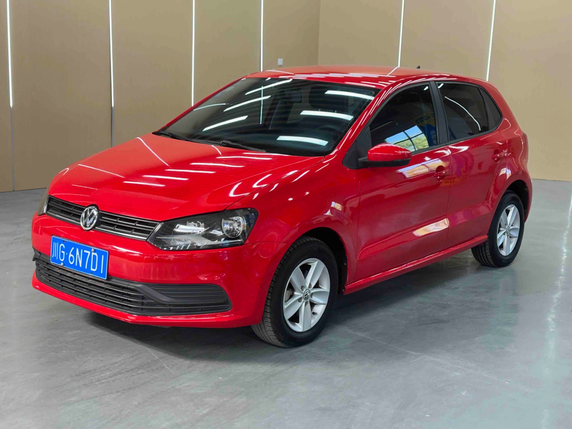 Volkswagen Polo 2014 Volkswagen Polo 2014 car image