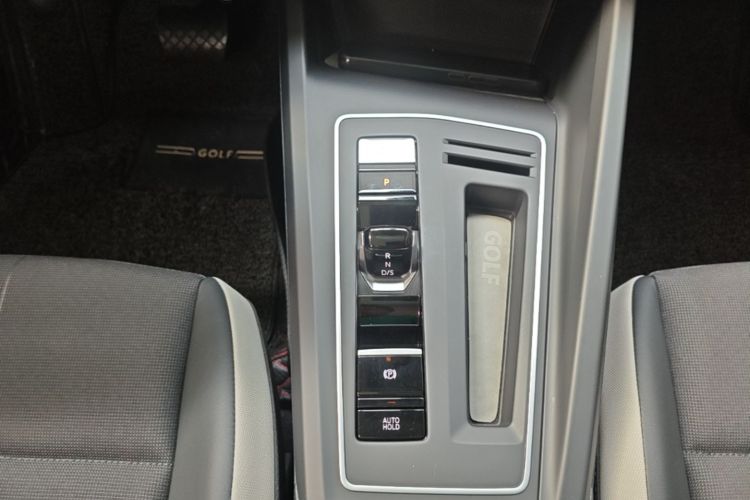 Volkswagen Golf 2021 #14 Volkswagen Golf 2021 صورة سيارة #14