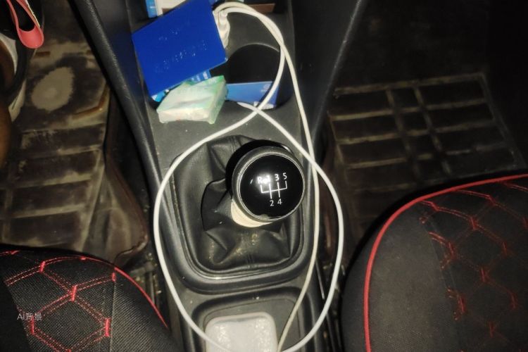 Volkswagen Polo 2015 car image #16