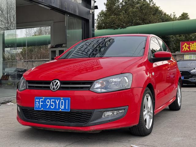 Volkswagen Polo 2012 car image #10