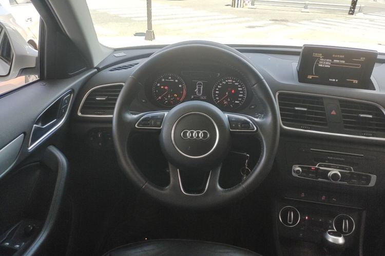 Audi Q3 2018 #11 Audi Q3 2018 car image #11