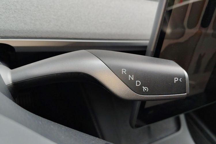 Tesla Model Y 2023 #14 Tesla Model Y 2023 car image #14