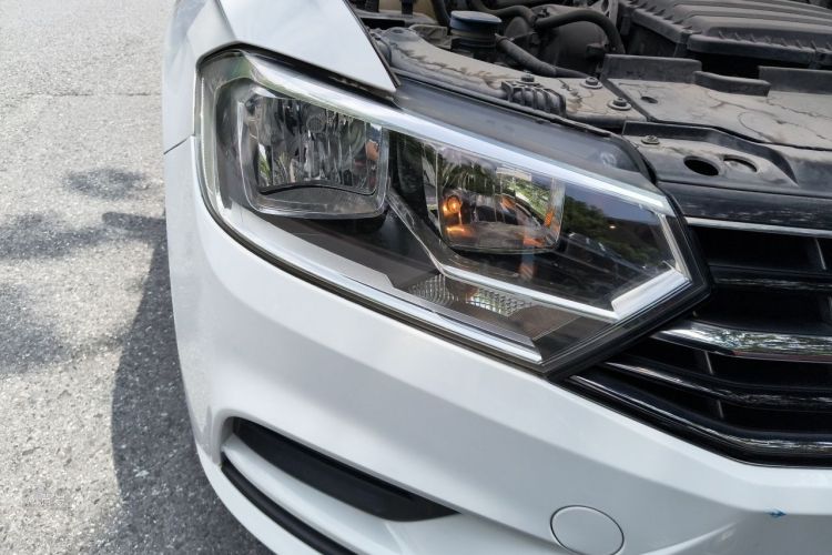 Volkswagen Bora 2016 car image #8