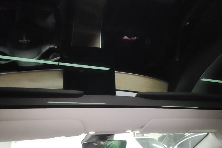 Tesla Model 3 2020 car image #18