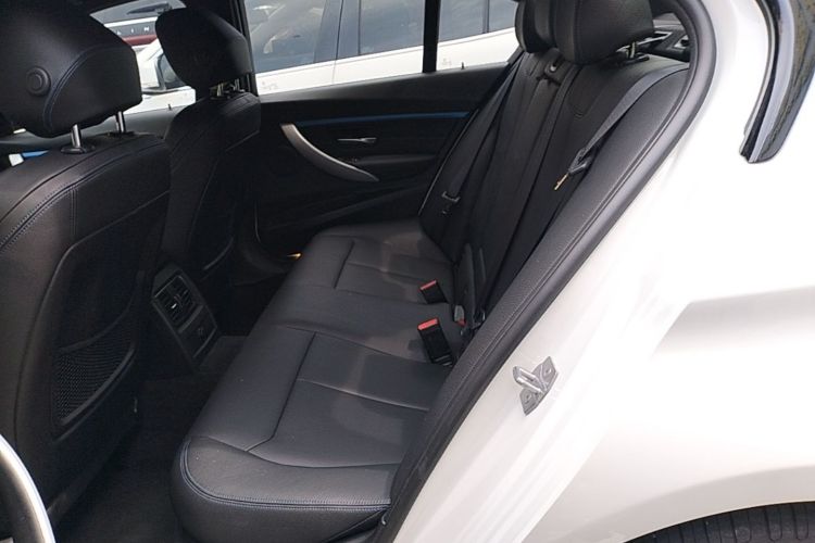 BMW 3 Series 2018 #17 BMW 3 Series 2018 car image #17