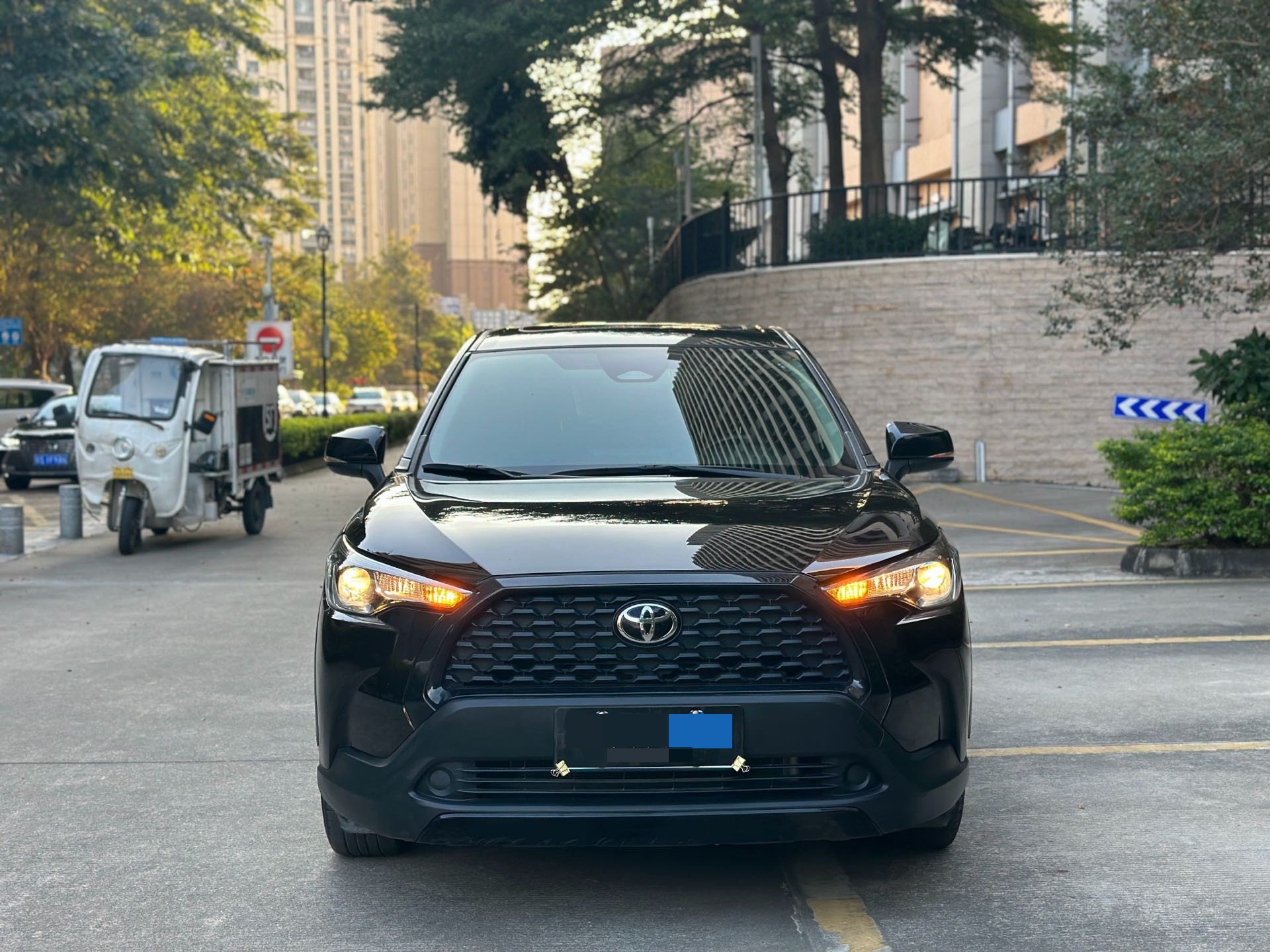 Toyota Corolla Cross 2023 car image #2