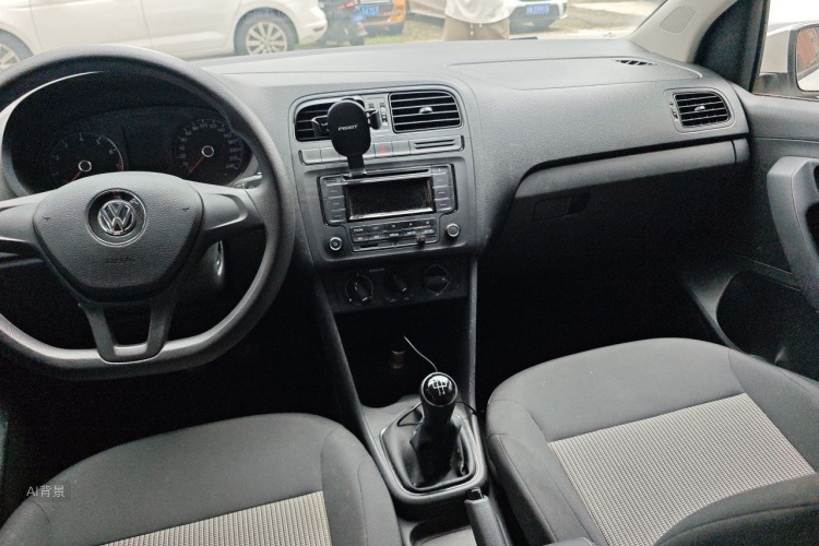 Volkswagen Polo 2018 car image #11