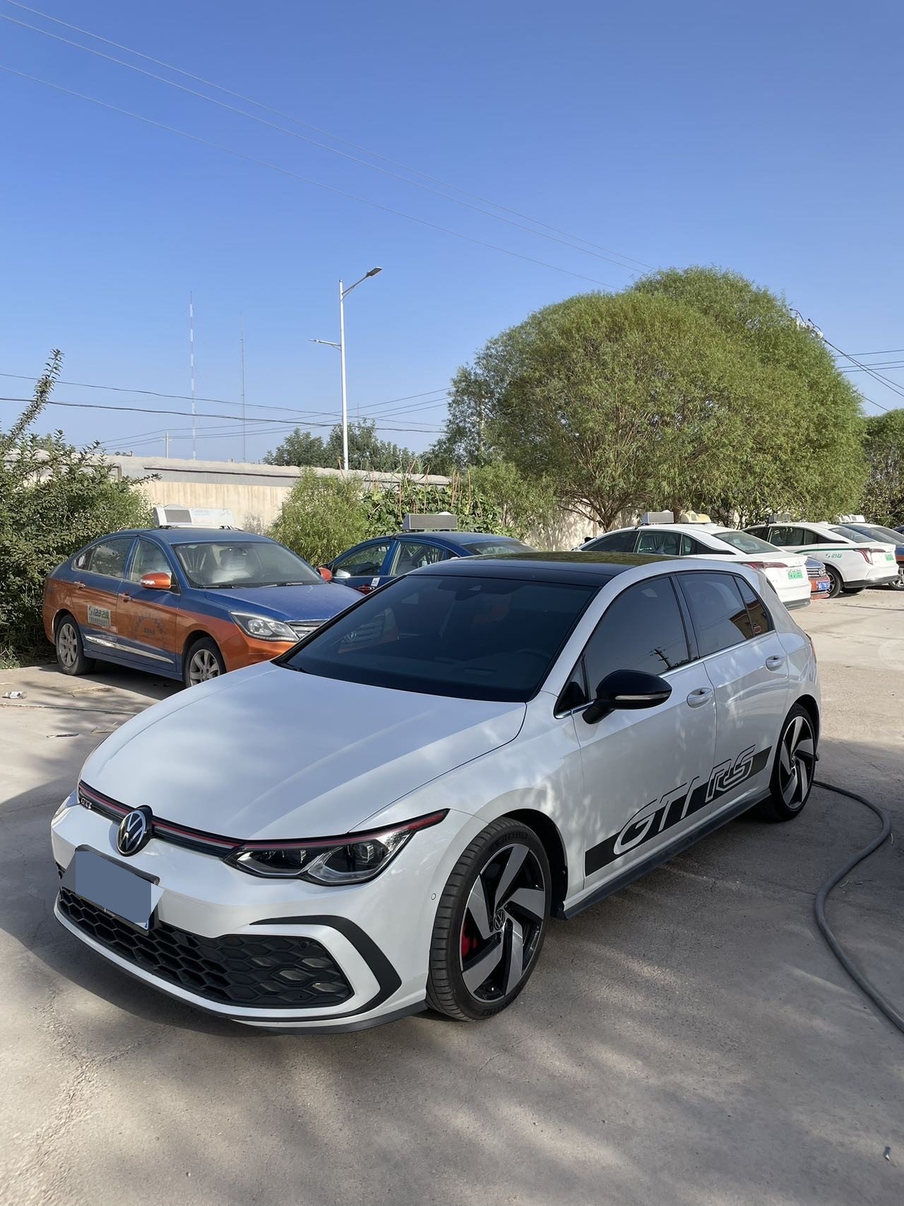 Volkswagen GolfGTI 2023 car image 