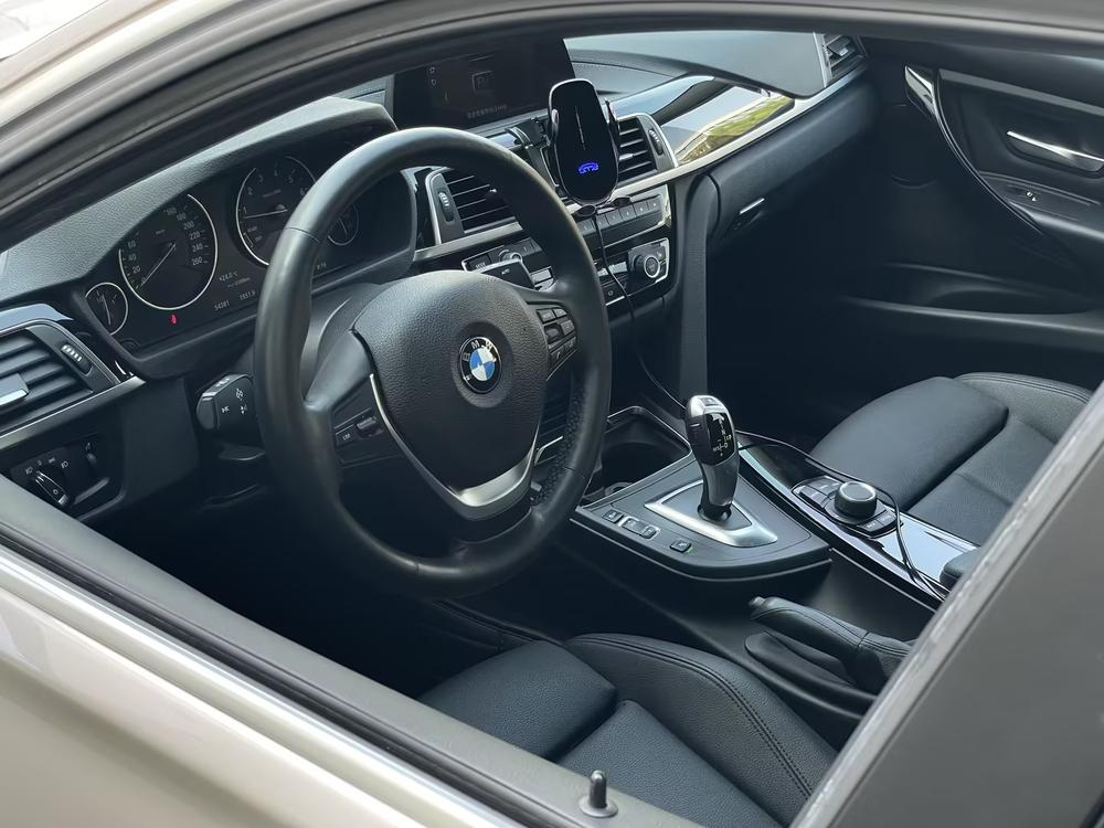 BMW 3 Series 2018 #10 BMW 3 Series 2018 car image #10