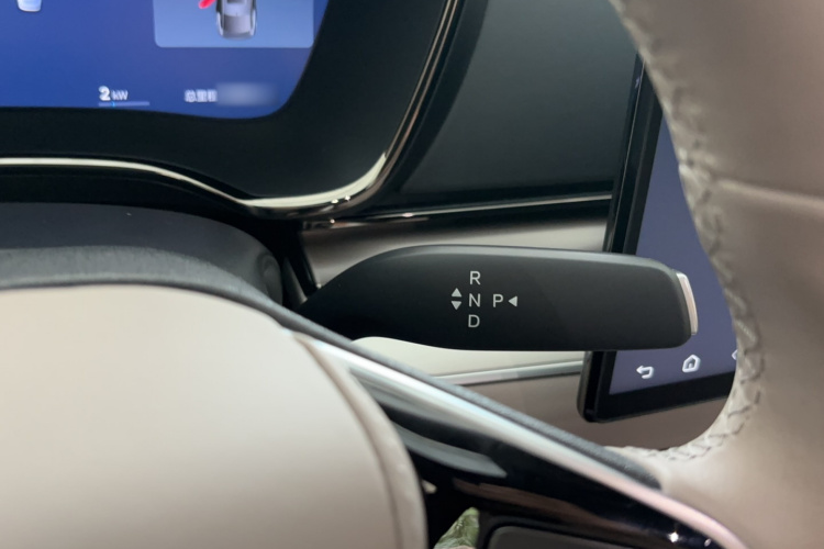 BYD Han 2025 car image #17