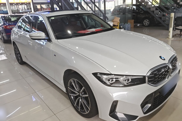 BMW 3 Series 2024 #4 BMW 3 Series 2024 car image #4