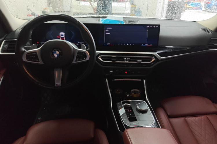 BMW 3 Series 2024 #10 BMW 3 Series 2024 immagine di auto #10
