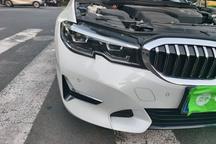 BMW 3 Series 2020 car image #8