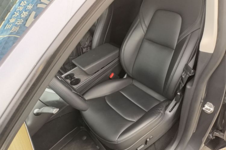 Tesla Model Y 2021 #15 Tesla Model Y 2021 car image #15