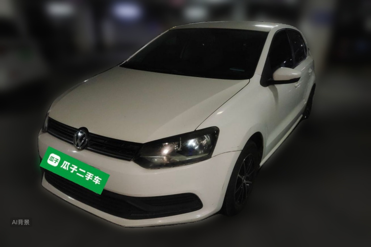 Volkswagen Polo 2015 car image #2