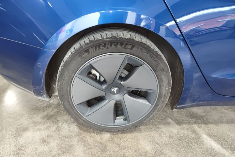 Tesla Model 3 2022 car image #10